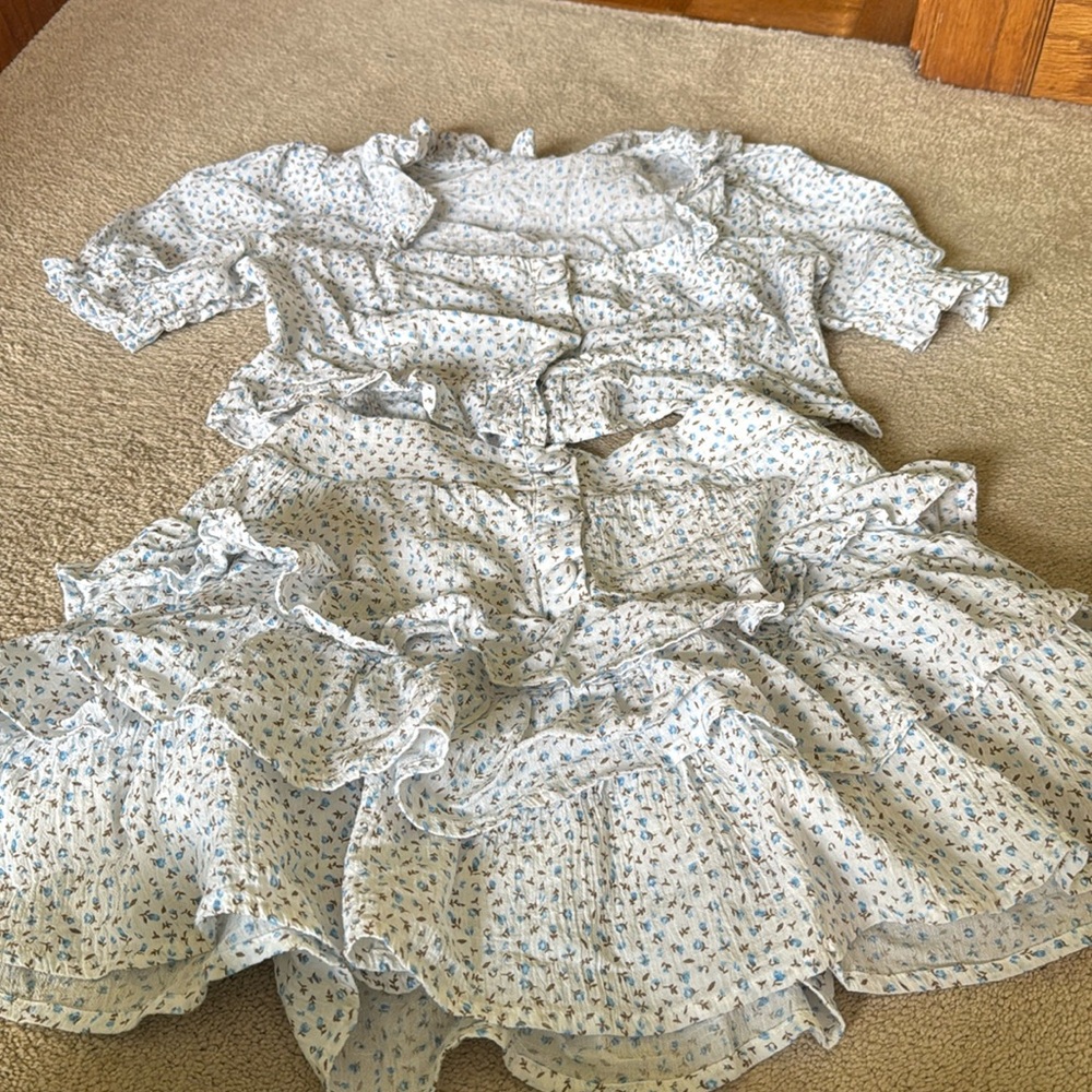 Storia White skirt and shirt set with Blue Floral Print